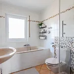 Lägenhet Modernes Mit Balkon & 2-parkplaetzen