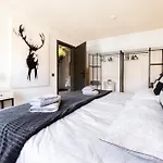 Lägenhet Modernes Mit Balkon & 2-parkplaetzen *