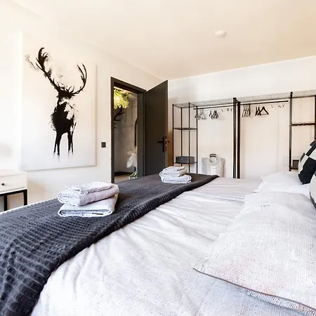 Appartement Modernes Mit Balkon & 2-parkplaetzen *