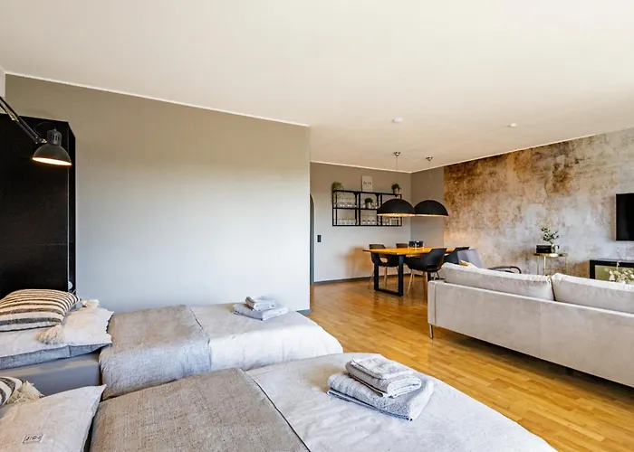 Modernes Mit Balkon & 2-parkplaetzen 오덴탈